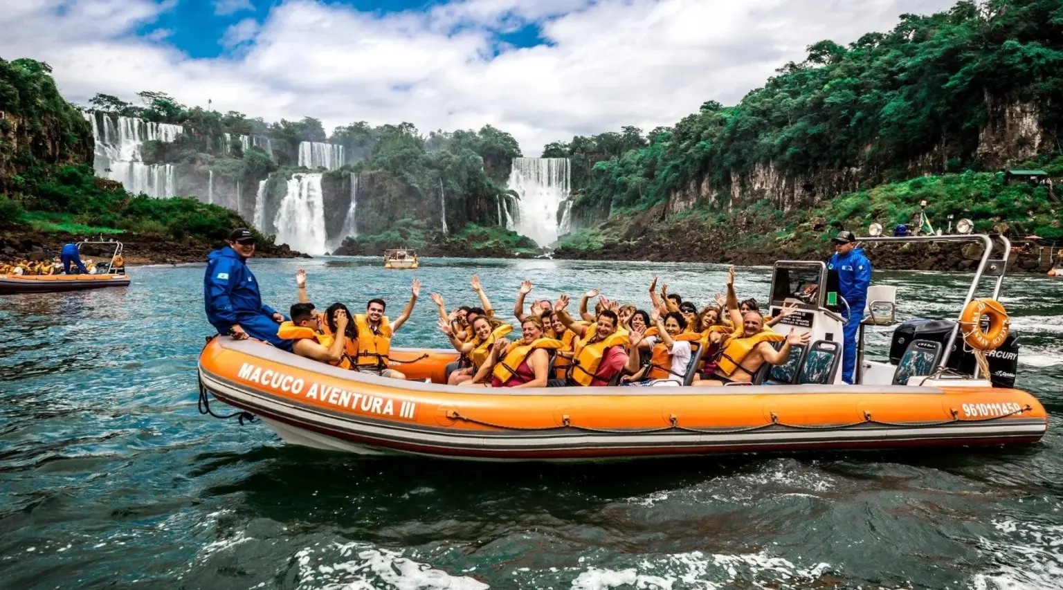 Boat under the Iguazú Falls | Travel Scout