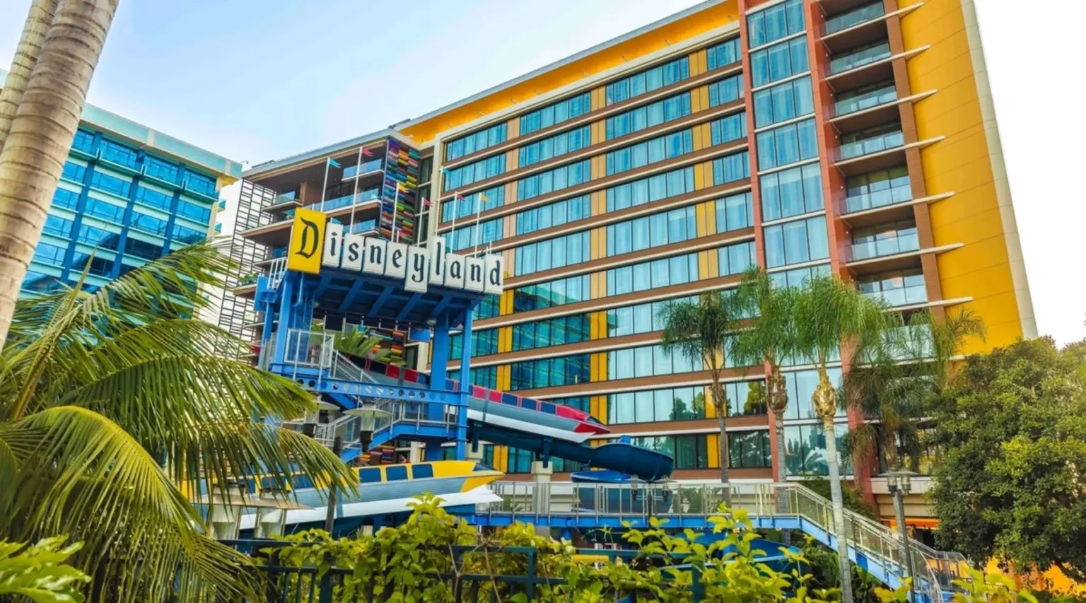 Disneyland Hotel | Travel Scout