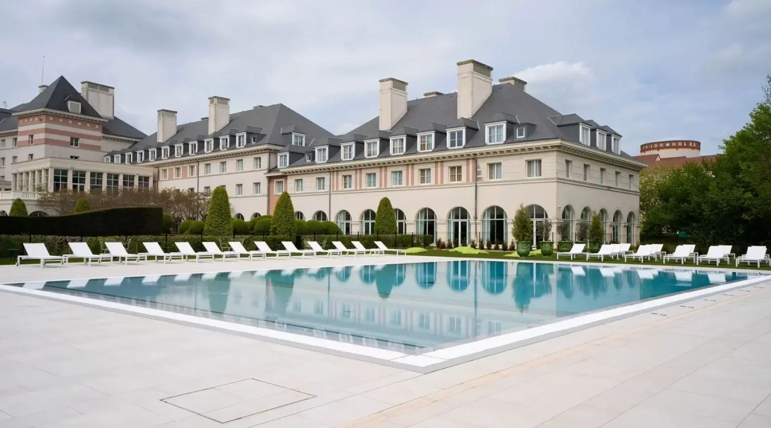 Dream Castle, Paris | Travel Scout