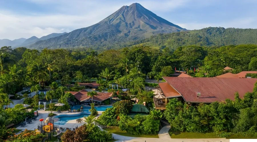 Arenal Volcano & Hot Springs – History Preserved, Oasis Reserved For You | Travel Scout