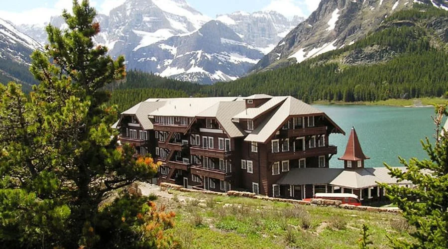 Many Glacier Hotel, Montana | Travel Scout