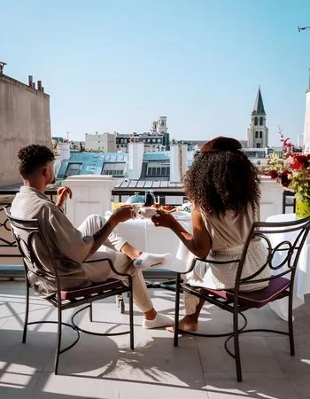 L’Hotel | Travel Scout