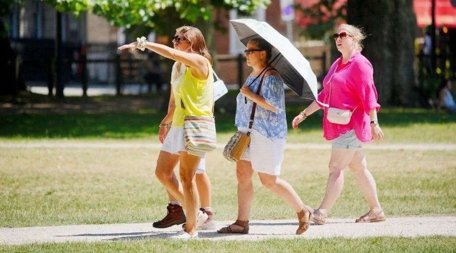 Visitors enjoy warm weather despite ongoing drought conditions | Travel Scout